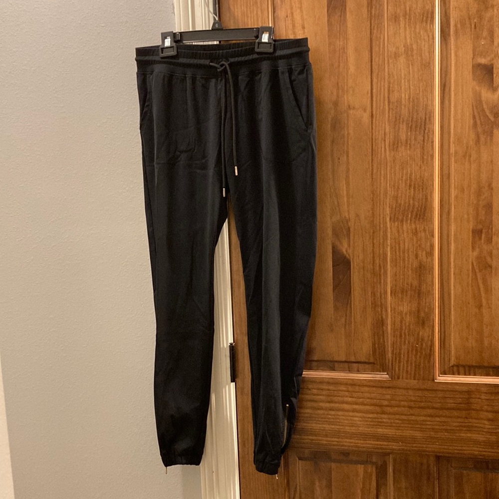 Zyia medium never worn joggers